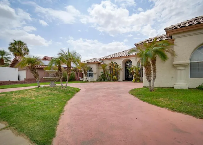 Holiday home Luxe With Private Pool! Yuma