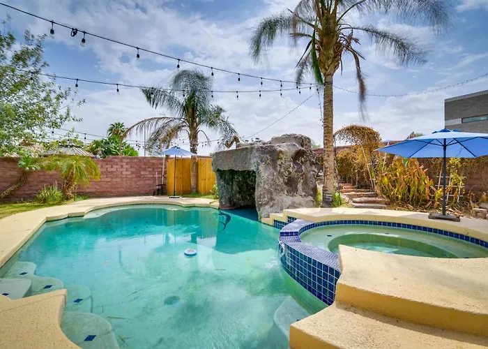 Luxe With Private Pool! Holiday home *