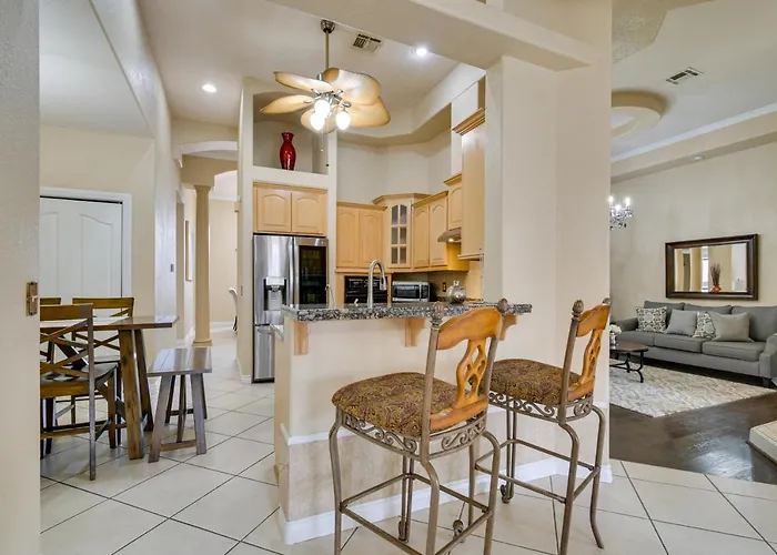 Holiday home Luxe With Private Pool! *
