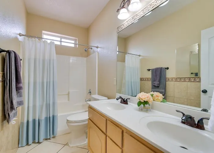 Luxe With Private Pool! *